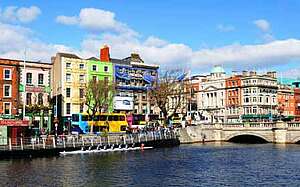 Sprachreise für Schüler nach Dublin Dublin Irland Skyline Wasser Fluss