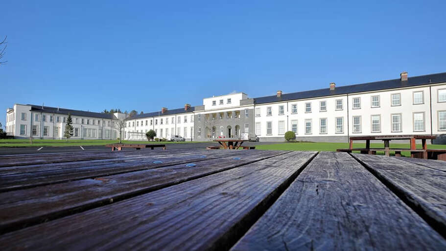 St. Enda's College Schulgebäude 