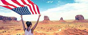 USA Flagge Sprachreise Mädchen Schülerin Arizona Wüste Landschaft
