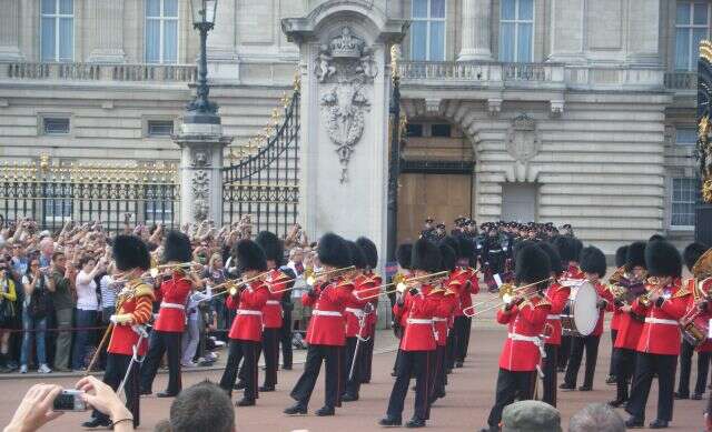 SmallChanging of the Guard London