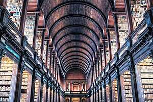 Trinity College in Dublin Dublin Bibliothek Irland Bücher Ausflug Sprachreise Schüler
