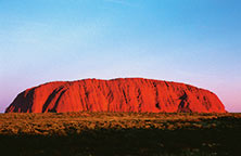 Ayers Rock, Australien Der Ayers Rock gehört zu den meistbesichtigten Sehenswürdigkeiten Australiens