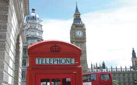 Wahrzeichen in London Telefonzelle London rot Big Ben Hintergrund Wahrzeichen England
