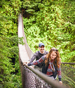 couple hiking west vancouver